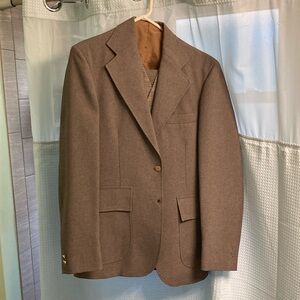 Vintage men’s 3 piece suit. Brown. Reversible vest. 38R jacket, 32 waist pants